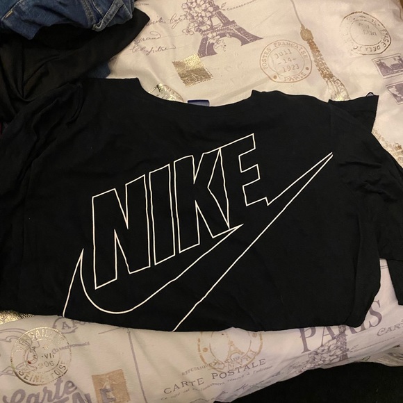 Nike long sleeve T-shirt - Picture 1 of 2